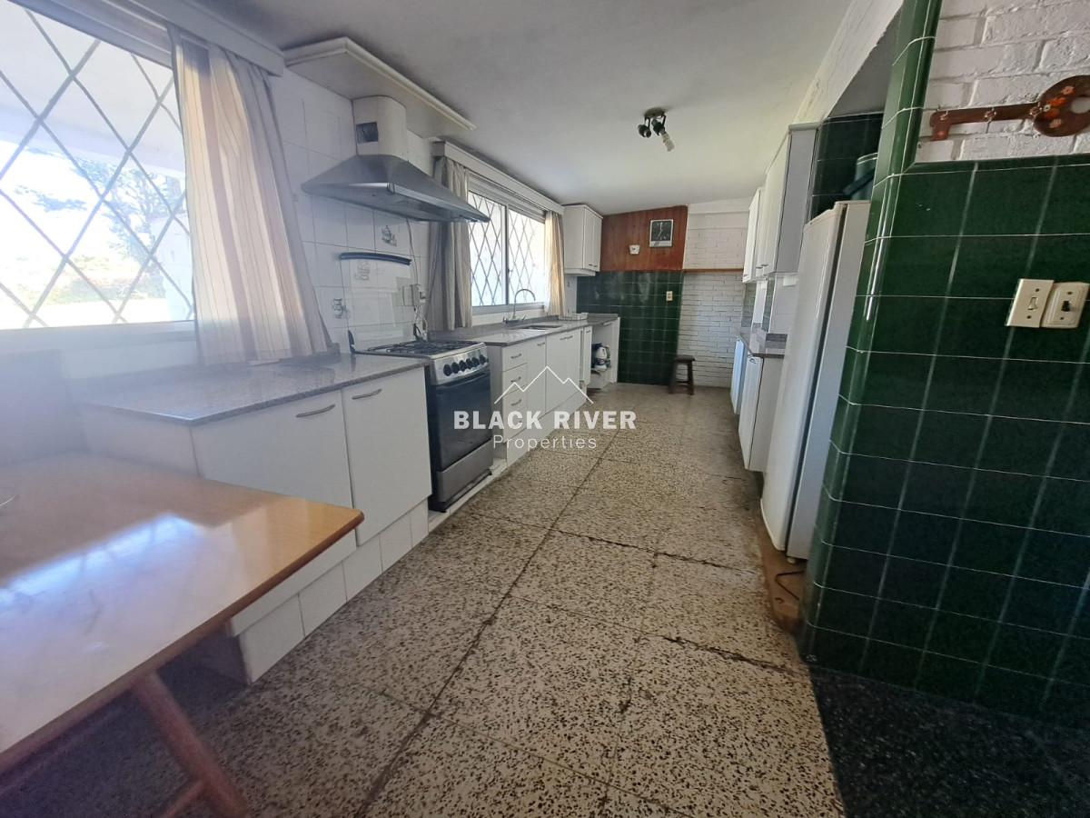 Casa ID.66373 - CASA CON PISCINA EN OPORTUNIDAD EN VENTA CANTEGRIL PUNTA DEL ESTE
