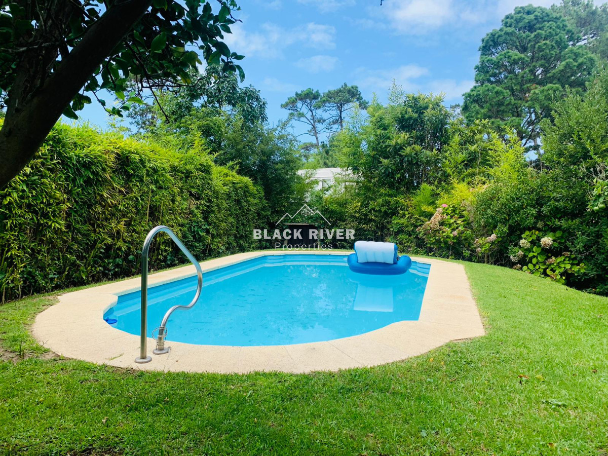 Casa ID.59861 - Casa de 3 dormitorios con piscina en venta Playa brava Punta del Este
