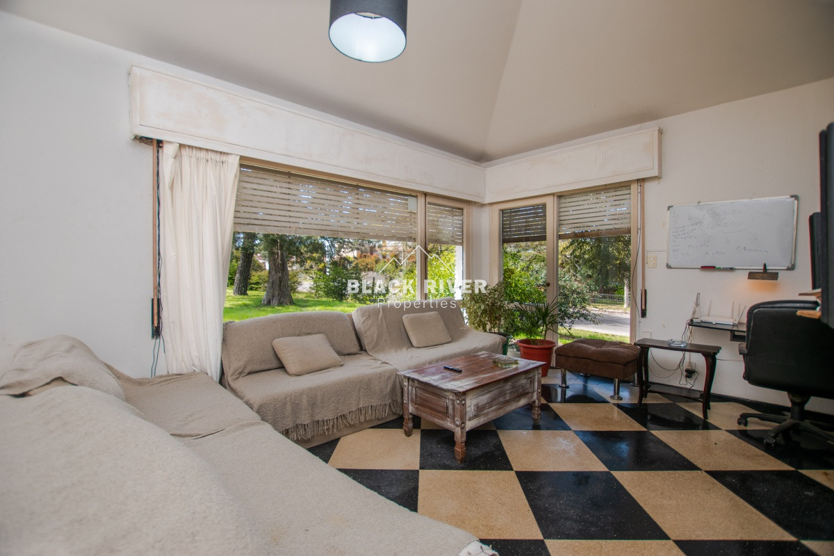 Casa ID.65628 - Vendo casa 2 dormitorios en esquina San Rafael, amplio terreno