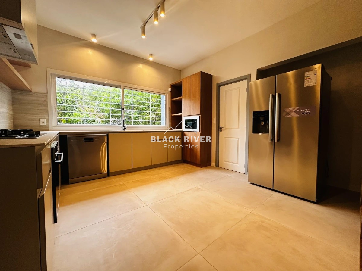 Casa ID.66906 - Casa  de 4 dormitorios en Venta zona de faro peninsula Punta del Este
