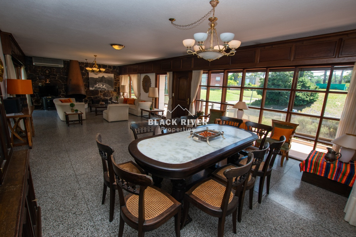 Casa ID.65945 - Casa en venta 3 dormitorios en la mansa cerca del mar. 