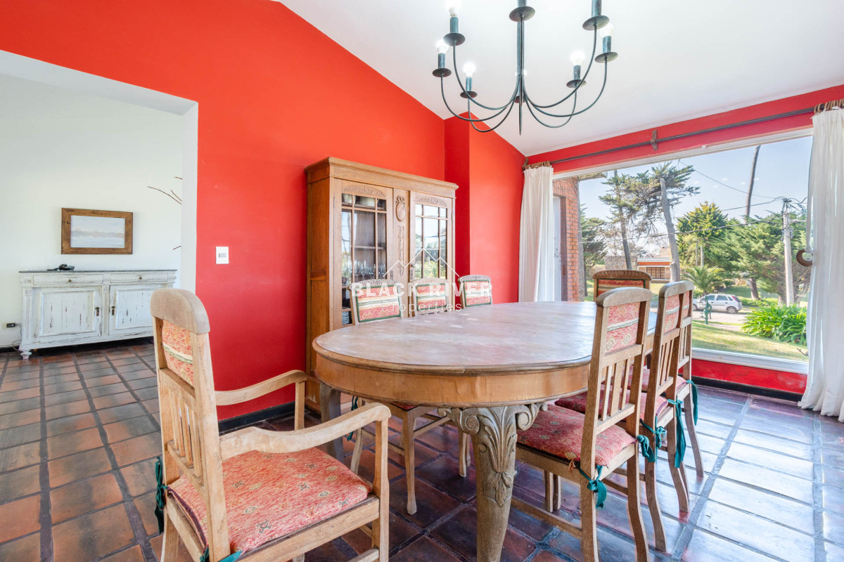 Casa ID.58884 - Casa en venta de 5 dormitorios a metros del Mar, San Rafael, Punta del Este.