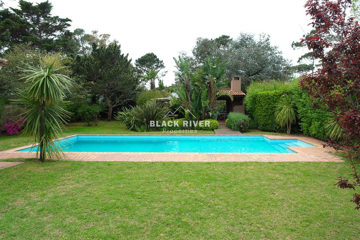 Casa ID.58082 - Casa en venta de 4 Dormitorios, proximo al mar, San Rafael, Punta del Este