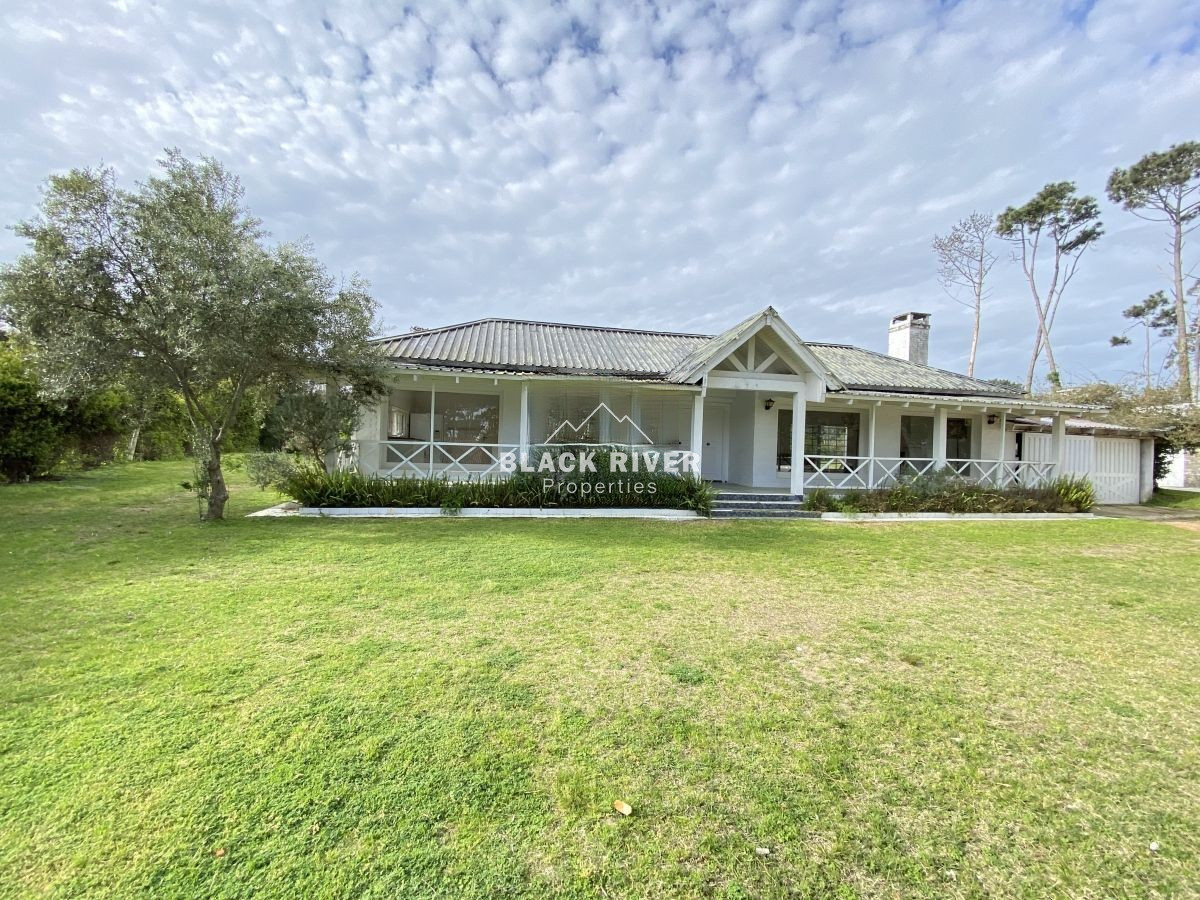 Casa ID.59575 - Casa en venta de 4 dormitorios  san rafael Punta del Este