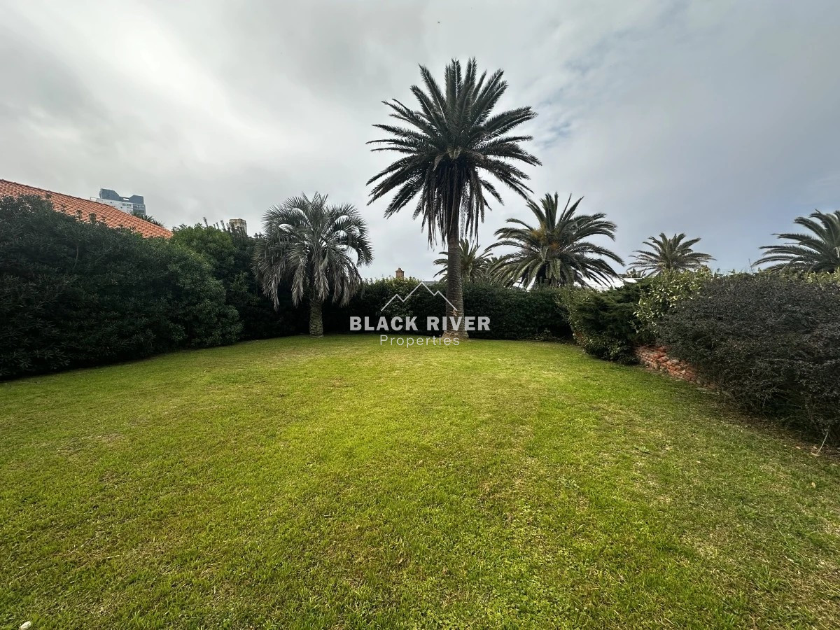 Casa ID.66906 - Casa  de 4 dormitorios en Venta zona de faro peninsula Punta del Este