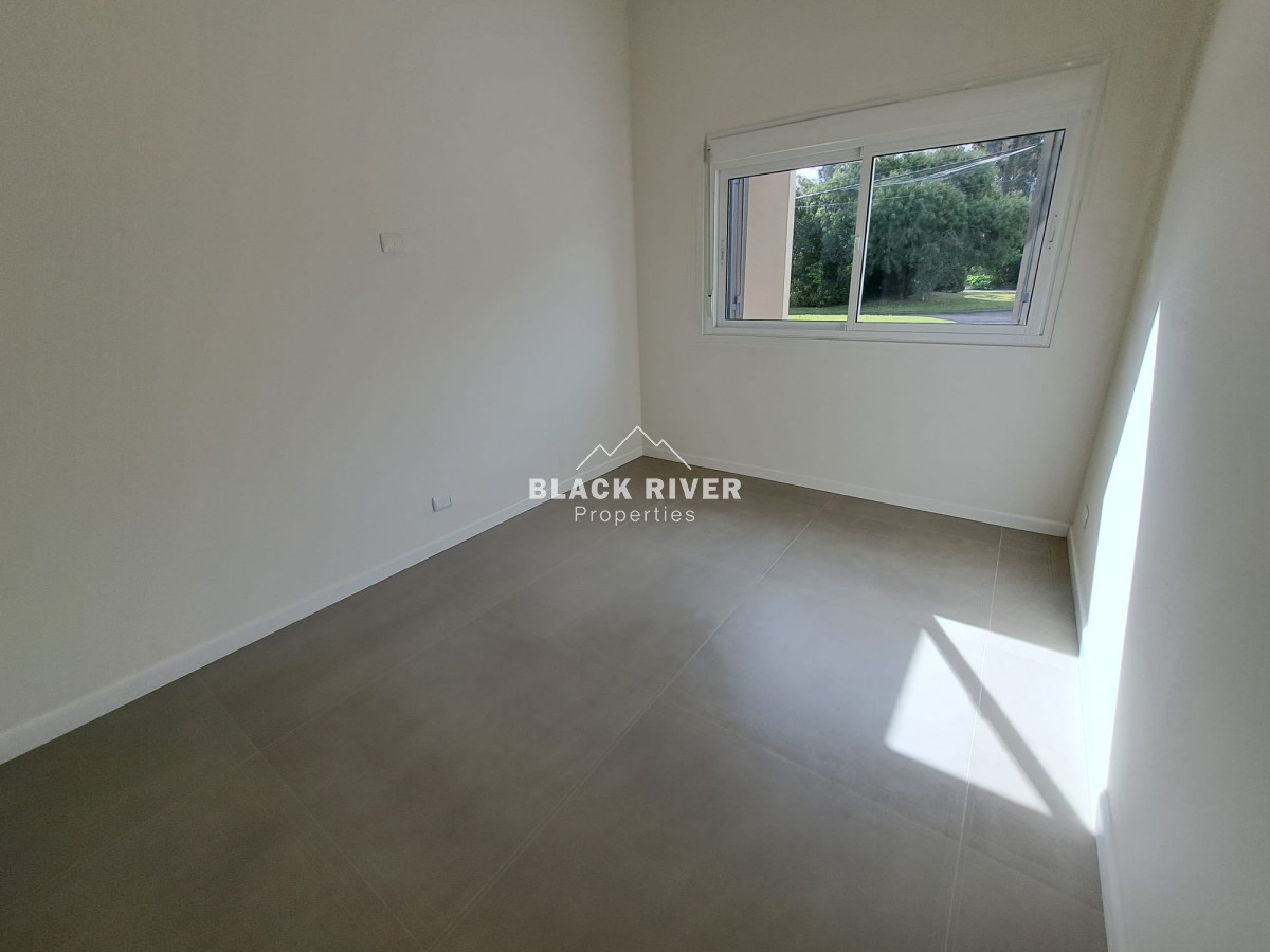 Casa ID.66431 - Casa Moderna en venta barrio Golf  Punta del Este