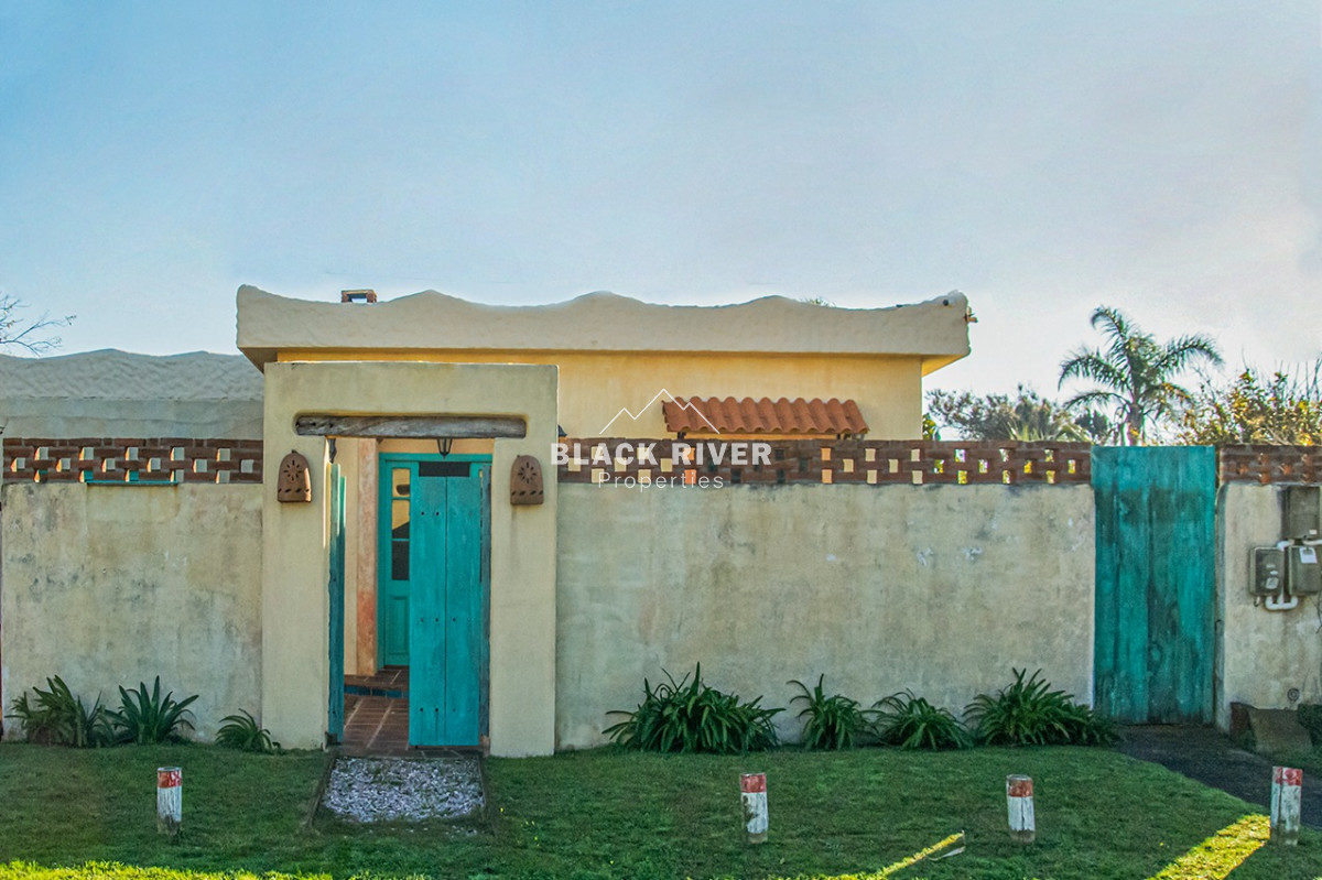 Casa ID.64305 - Gran casa con potencial en venta centro de la barra a metros de la Ruta 