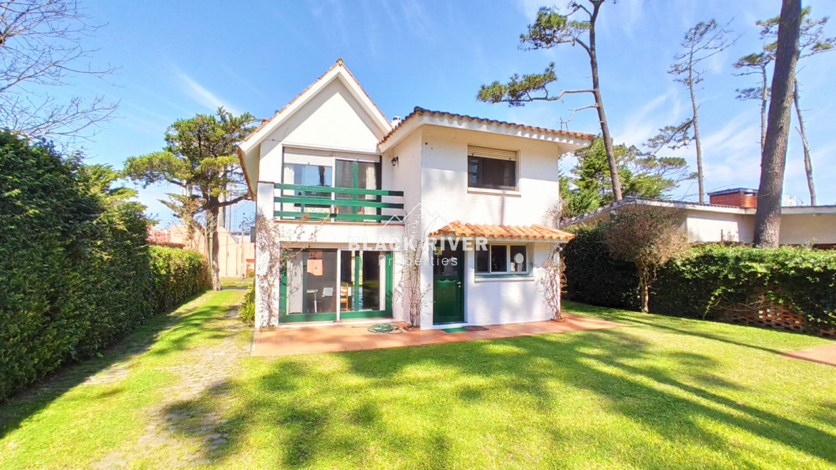 Casa ID.64391 - ALQUILER ANUAL CASA DE 4 DORMITORIOS EN PLAYA BRAVA, PUNTA ESTE