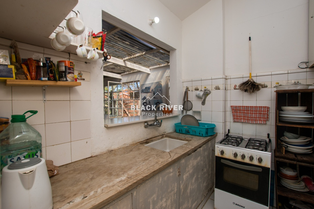 Casa ID.65628 - Vendo casa 2 dormitorios en esquina San Rafael, amplio terreno