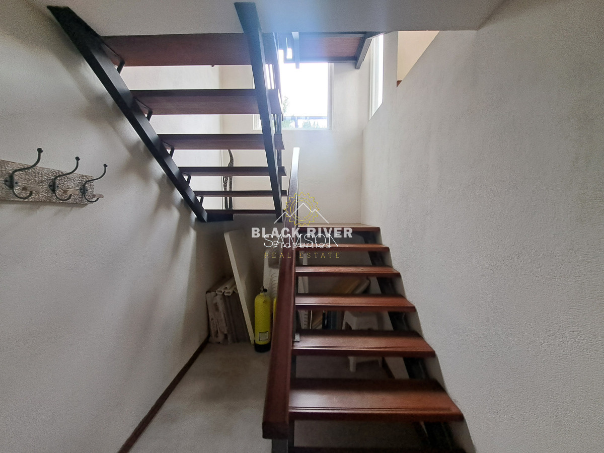 Casa ID.66989 - Casa Moderna en venta a pasos del mar en Playa Solanas Punta ballena uruguay