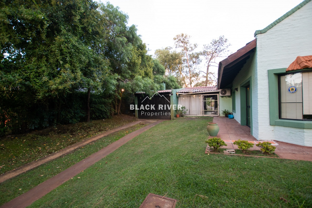 Casa ID.42 - Venta Casa de 4 dormitorios Lugano Punta del Este 