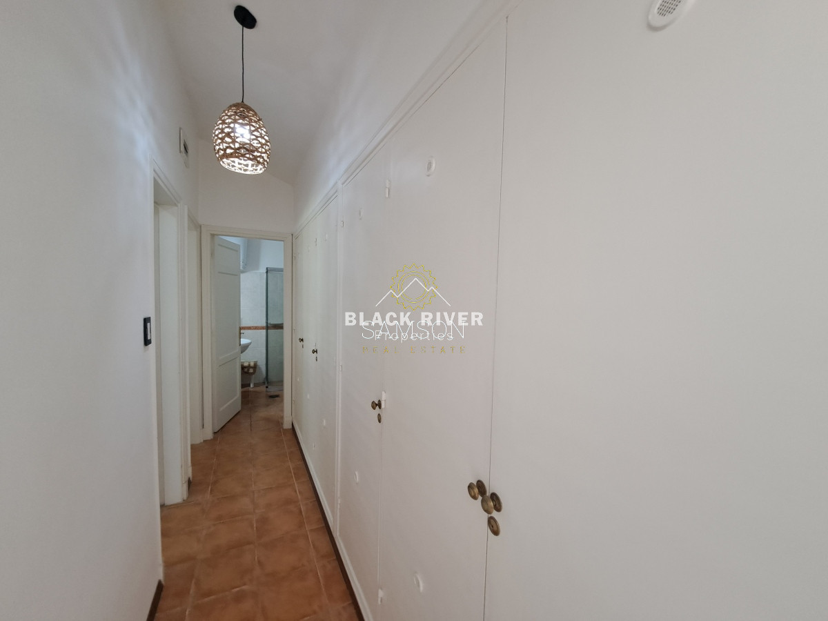 Casa ID.66788 - Casa con piscina en alquiler  4 dormitorios Playa Mansa - Punta del Este