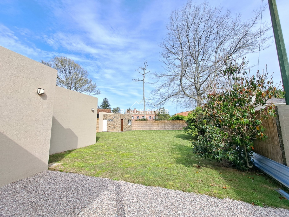 Casa ID.66431 - Casa Moderna en venta barrio Golf  Punta del Este