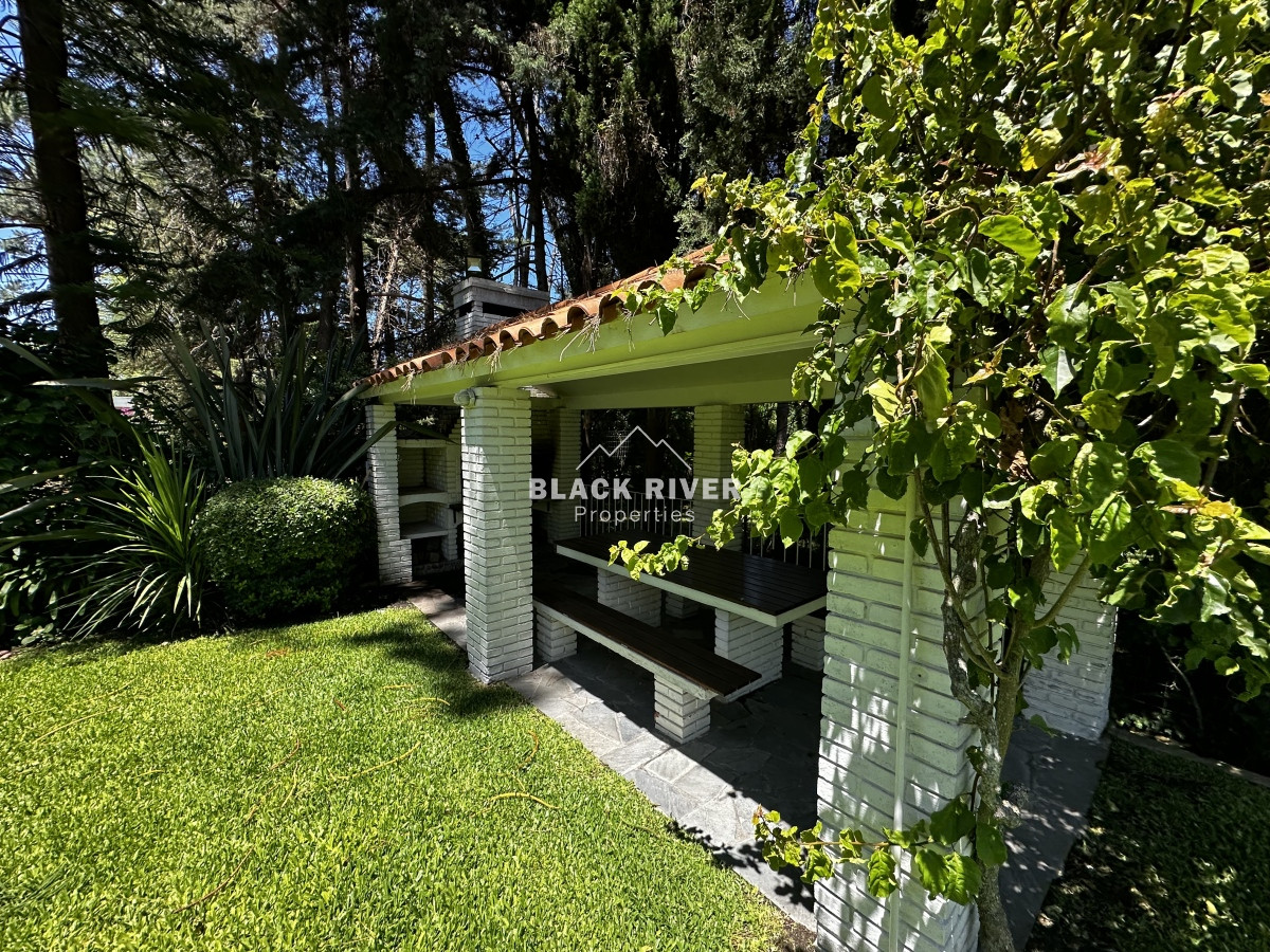 Casa ID.60093 - CASA EN VENTA CON PISCINA 