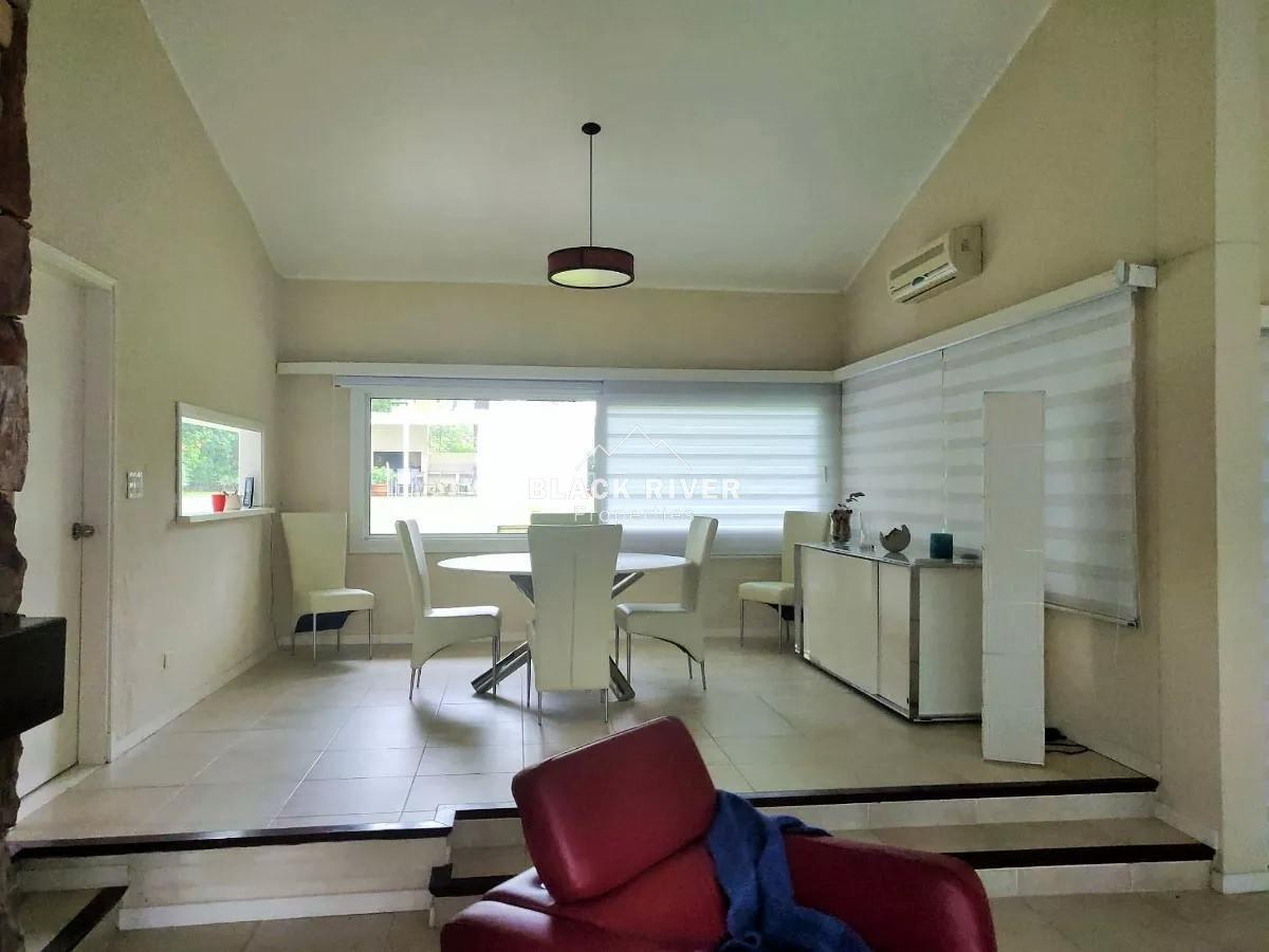 Casa ID.66817 - Casa en venta 3 dormitorios con piscina.