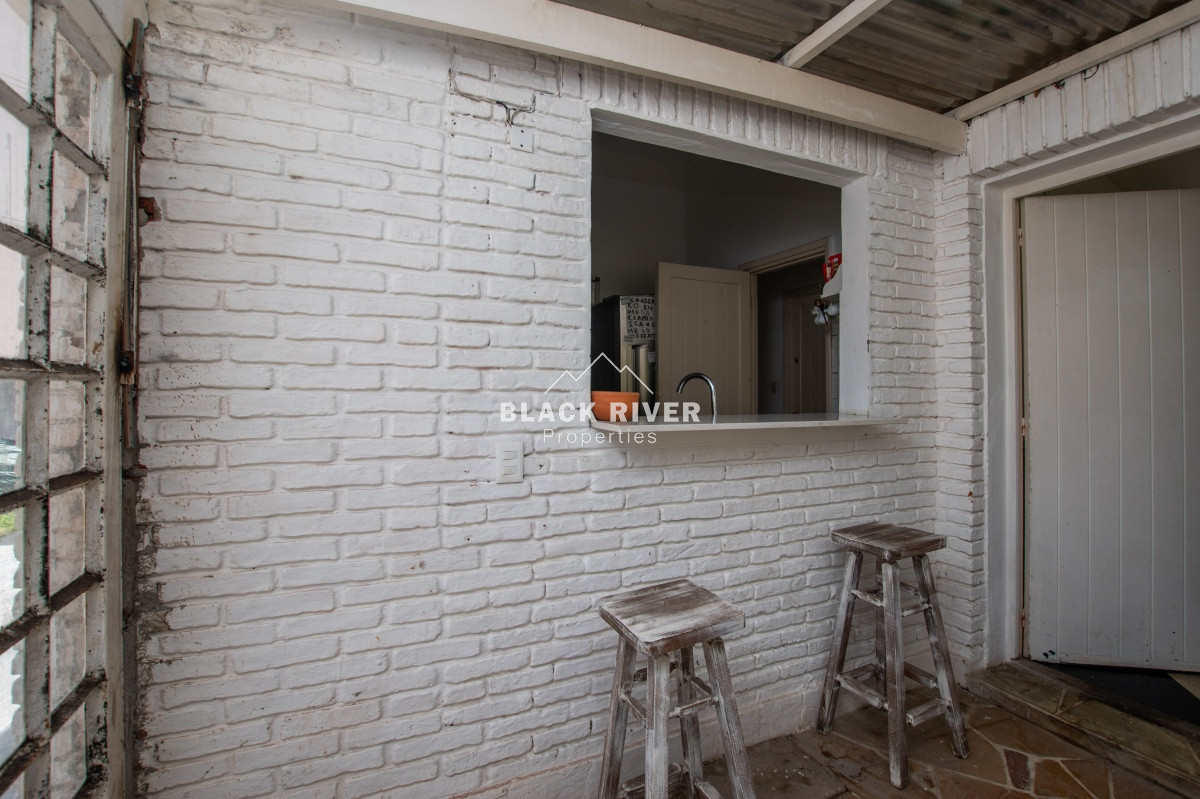 Casa ID.65628 - Vendo casa 2 dormitorios en esquina San Rafael, amplio terreno