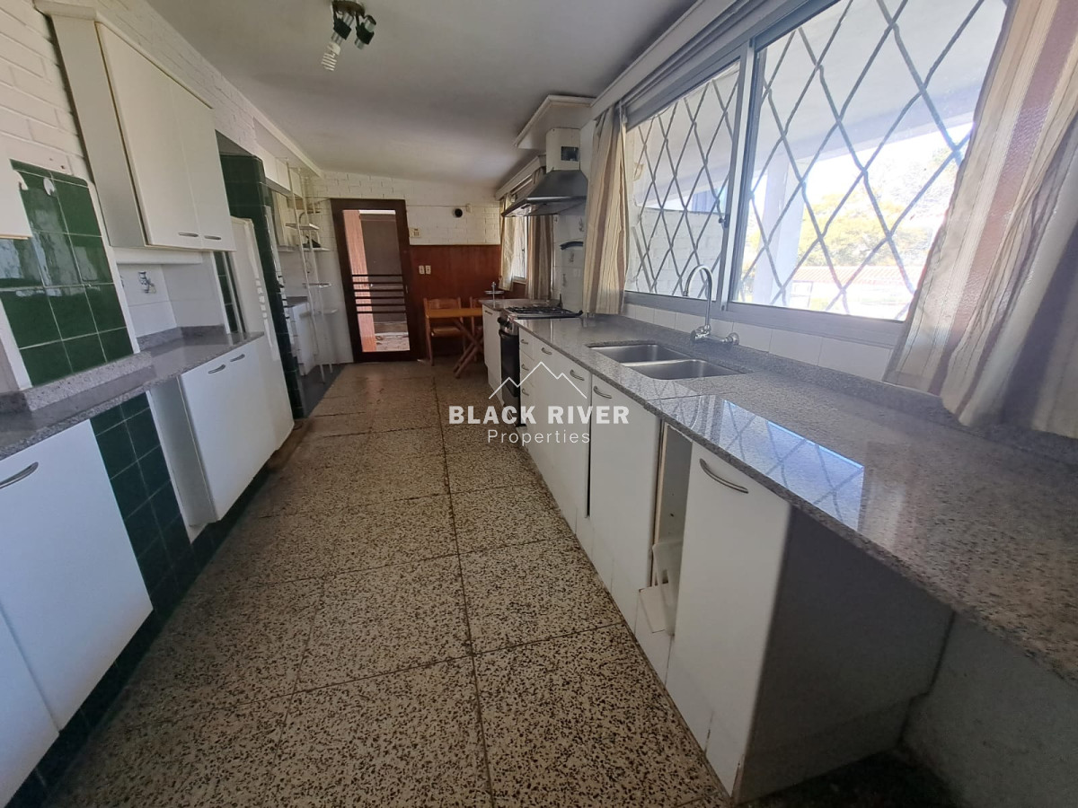 Casa ID.66373 - CASA CON PISCINA EN OPORTUNIDAD EN VENTA CANTEGRIL PUNTA DEL ESTE
