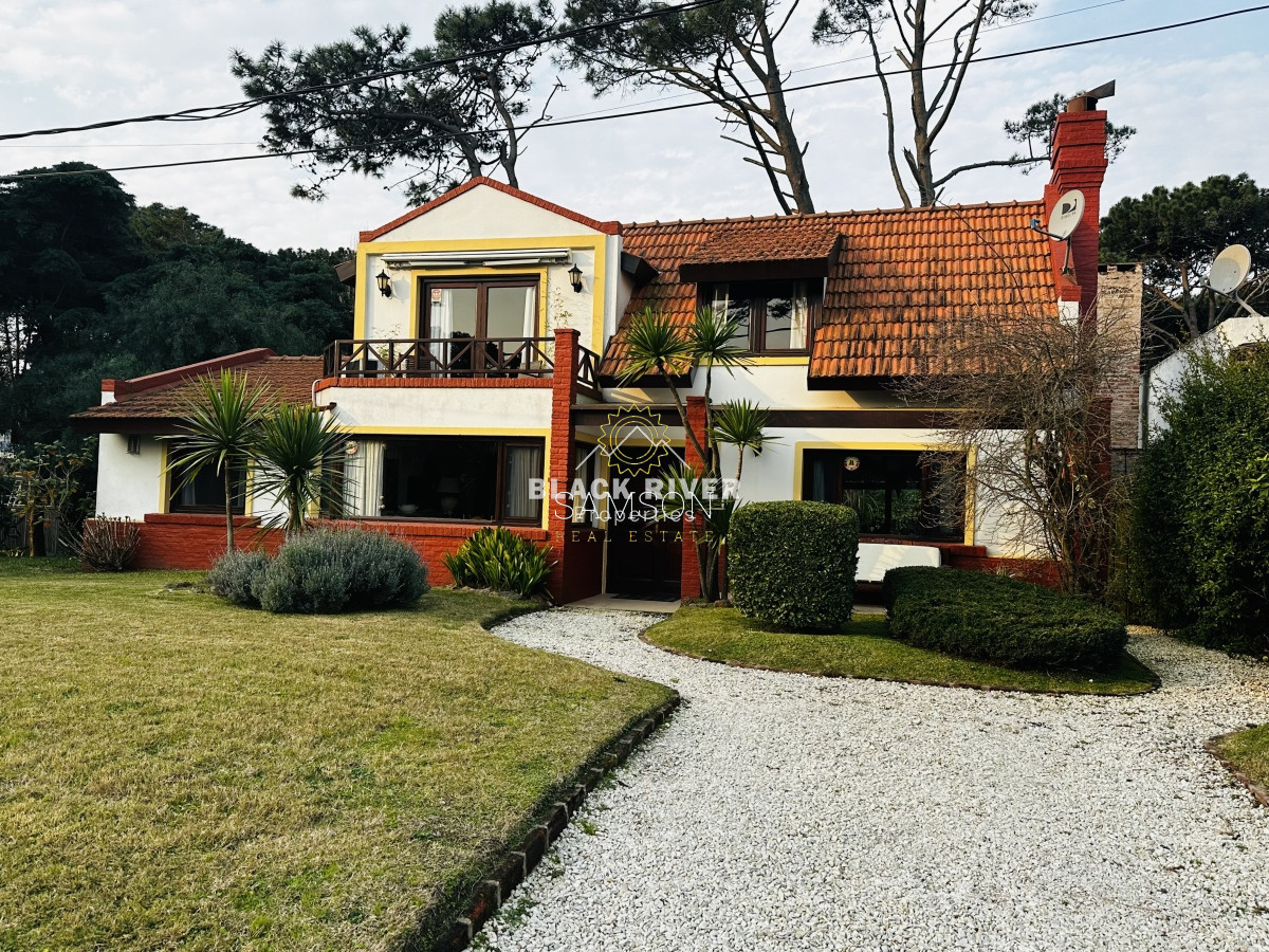 Casa ID.66938 - Casa en venta próxima al mar Montoya La barra Punta del Este 