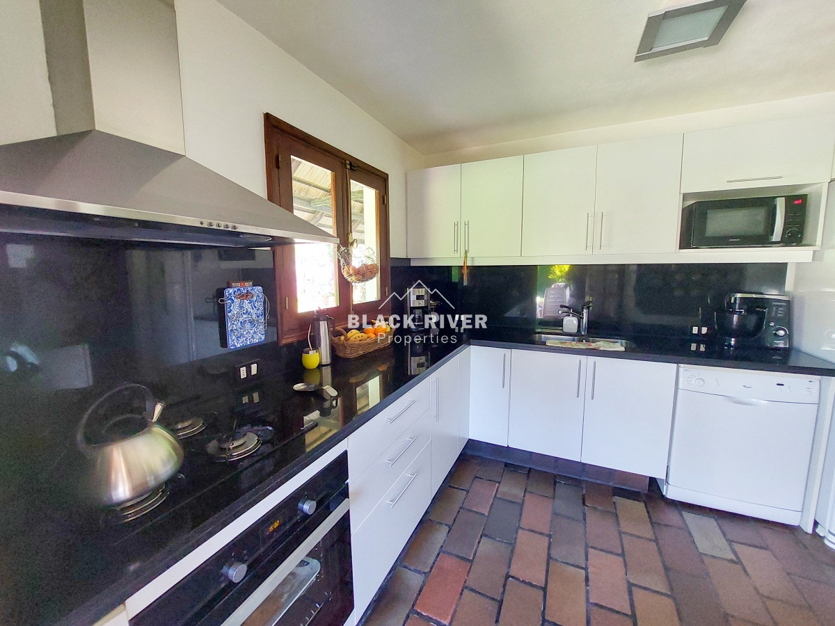 Casa ID.57995 - Venta Casa de 3 Dormitorios con Piscina Climatizada en Pinares, Punta del Este