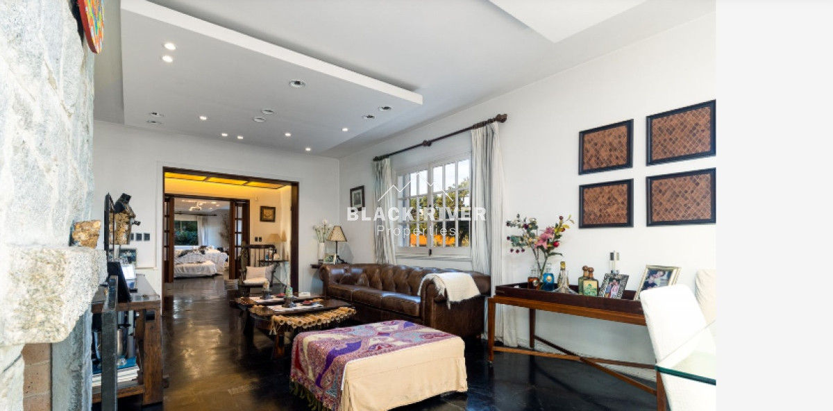 Casa ID.66807 - Casa de 6 dormitorios con piscina en venta en Playa Mansa con piscina Punta del Este 