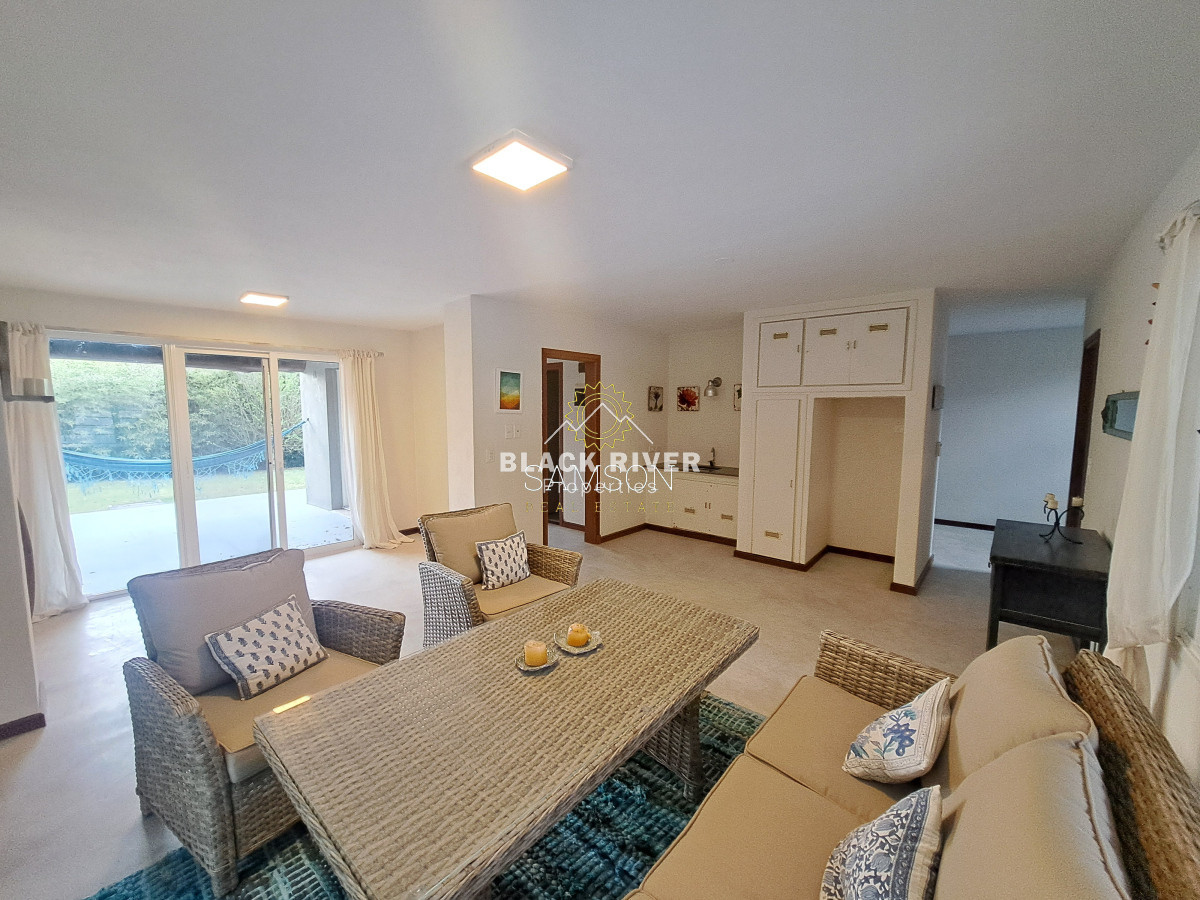 Casa ID.66989 - Casa Moderna en venta a pasos del mar en Playa Solanas Punta ballena uruguay