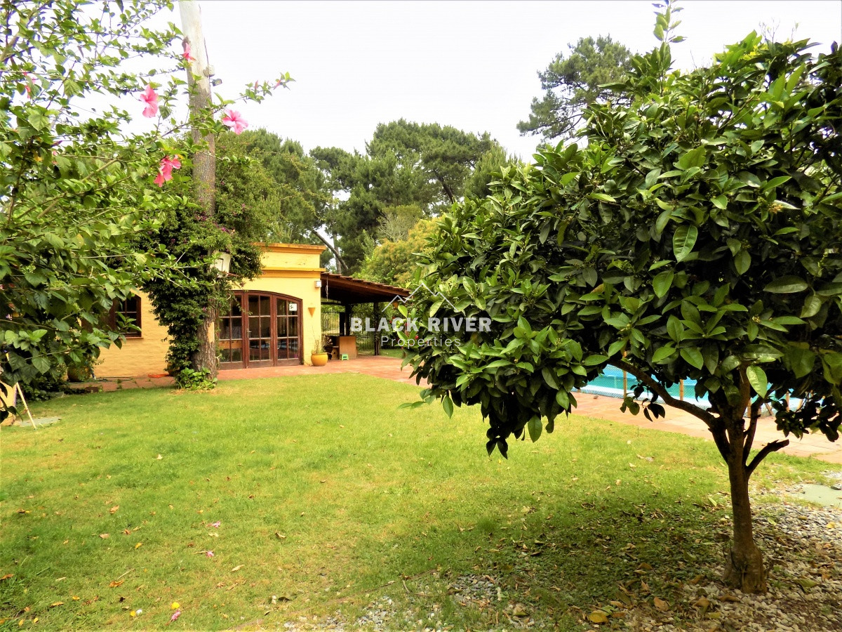 Casa ID.120 - Oportunidad en venta casa con piscina 