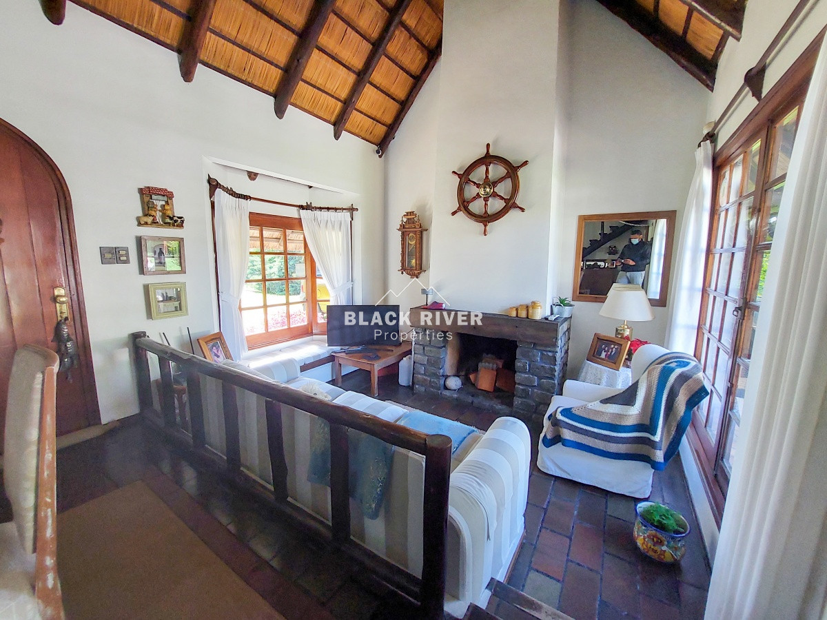 Casa ID.57995 - Venta Casa de 3 Dormitorios con Piscina Climatizada en Pinares, Punta del Este