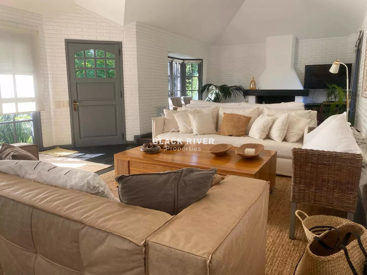 Casa ID.66816 - Casa en venta de 4 dormitorios barrio lugano San rafael Punta del Este