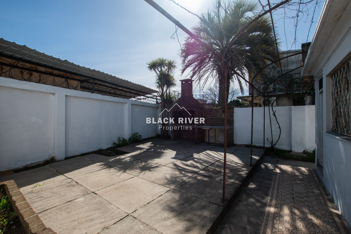 Casa ID.65586 - Venta casa 3 dormitorios 8 de octubre con garage 