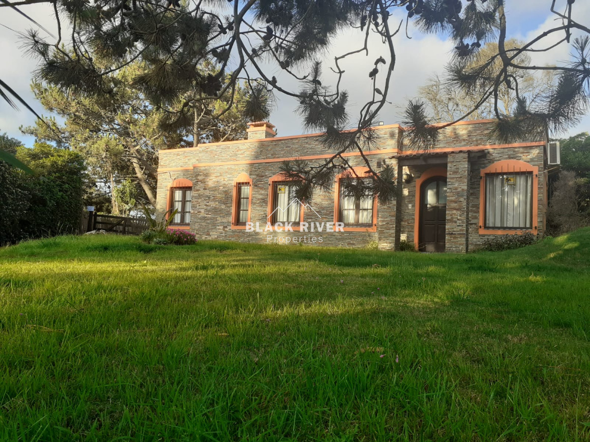 Casa ID.64545 - Venta casa 3 dormitorios y 2 baños a 100 mts del mar