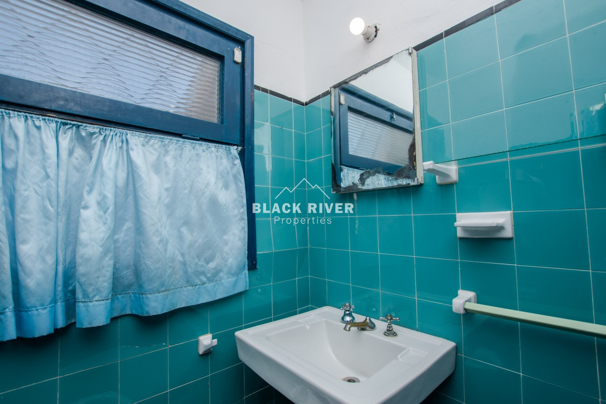 Casa ID.65628 - Vendo casa 2 dormitorios en esquina San Rafael, amplio terreno