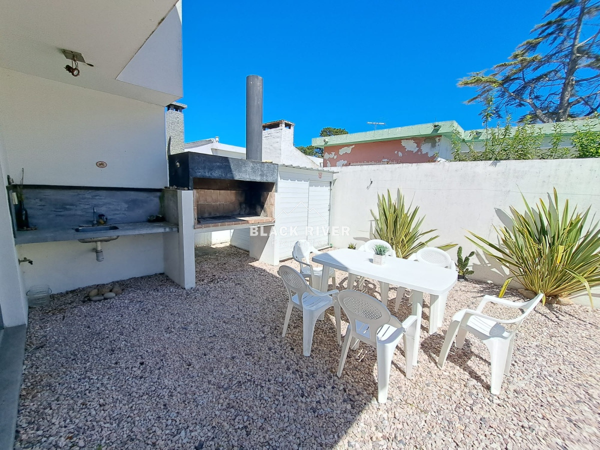Casa ID.66402 - ALQUILER TEMPORAL DE CASA DE 3 DORMITORIOS Y 3 BAÑOS, PLAYA MANSA PUNTA DEL ESTE 