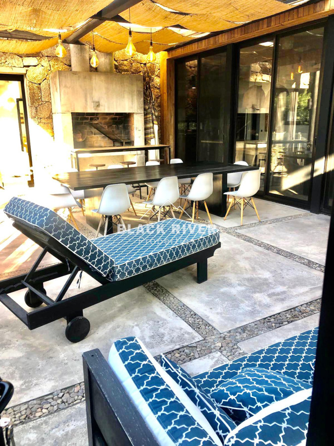 Casa ID.63719 - Venta Moderna Casa en Barrio Privado La Arbolada, Punta del Este