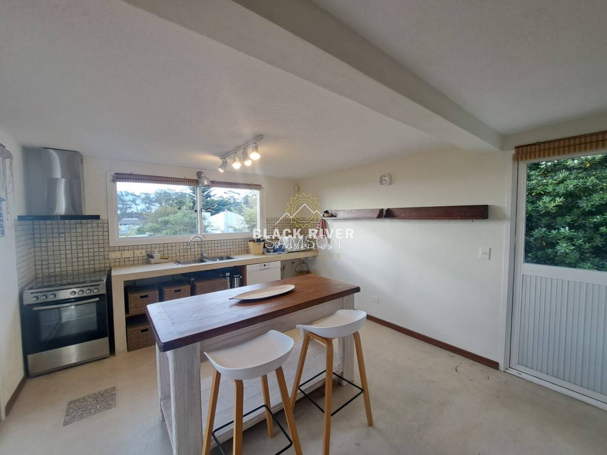 Casa ID.66989 - Casa Moderna en venta a pasos del mar en Playa Solanas Punta ballena uruguay