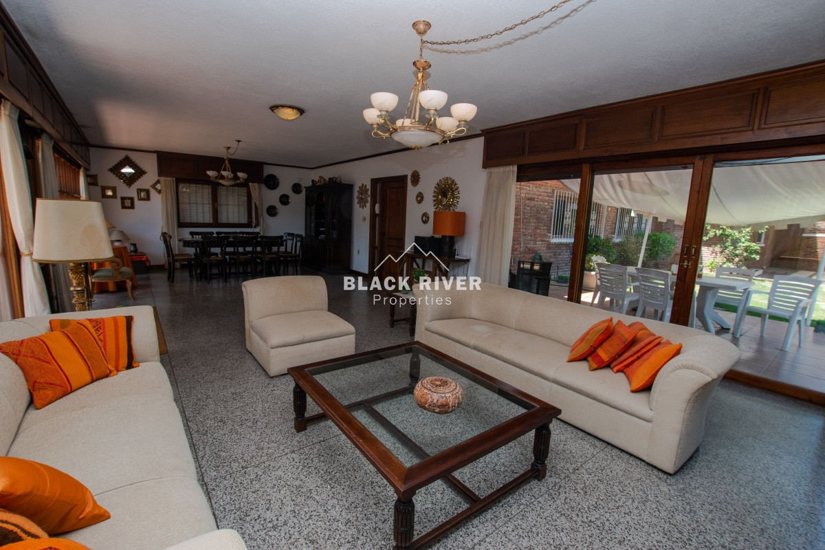Casa ID.65945 - Casa en venta 3 dormitorios en la mansa cerca del mar. 