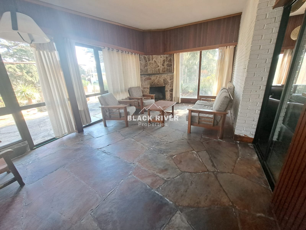 Casa ID.66373 - CASA CON PISCINA EN OPORTUNIDAD EN VENTA CANTEGRIL PUNTA DEL ESTE