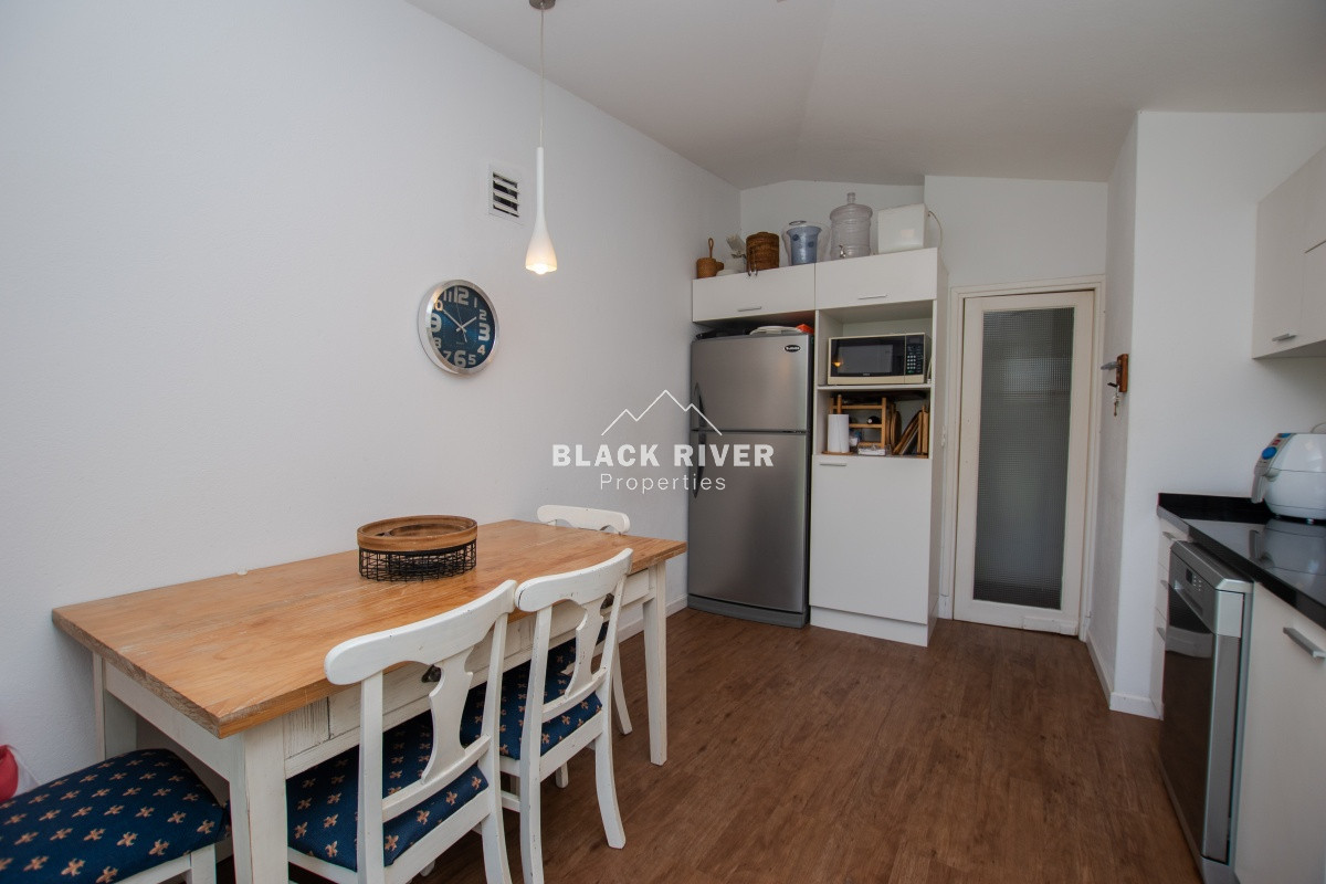 Casa ID.65981 - Casa en Venta en Playa Mansa de 3 dormitorios con piscina 