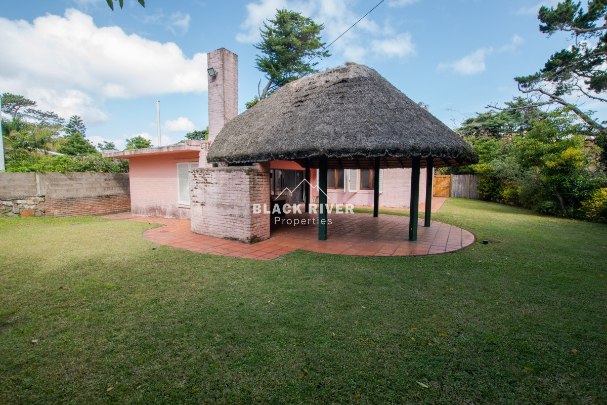 Casa ID.58066 - VENTA DE CASA EN PLAYA MANSA A METROS DEL MAR.
