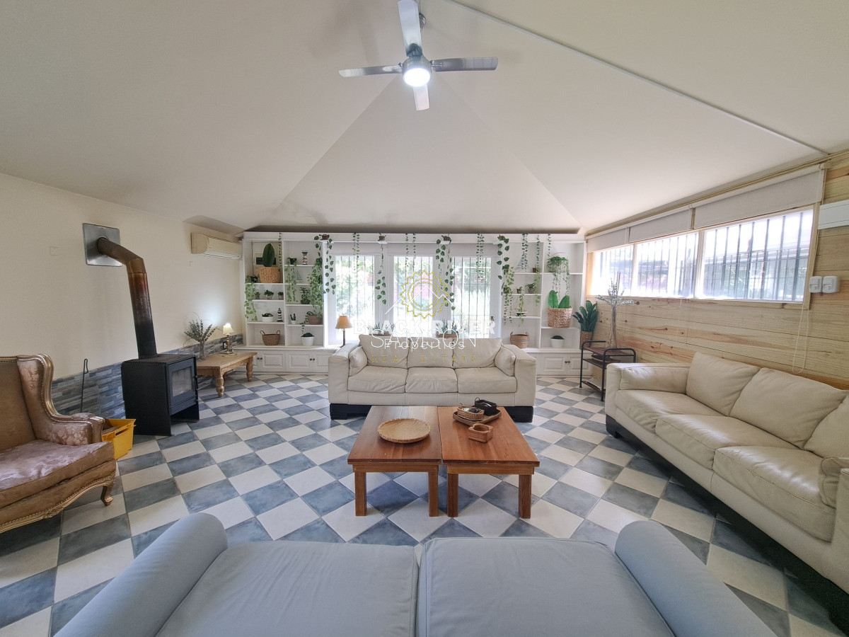 Casa ID.66788 - Casa con piscina en alquiler  4 dormitorios Playa Mansa - Punta del Este