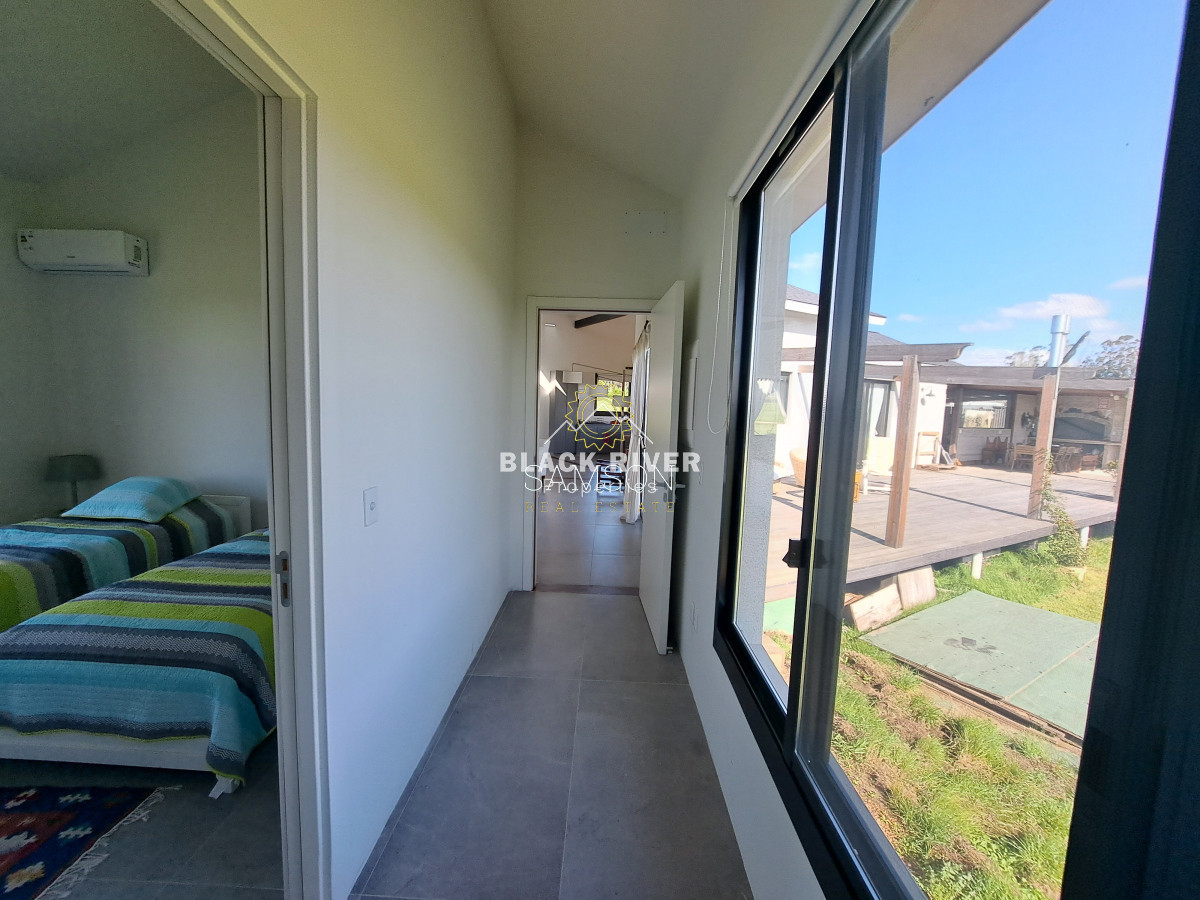 Casa ID.66994 - Casa en alquiler temporal 4 dormitorios en suites Barrio privado El Quijote La barra Punta del Este
