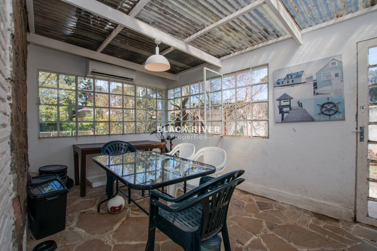 Casa ID.65628 - Vendo casa 2 dormitorios en esquina San Rafael, amplio terreno
