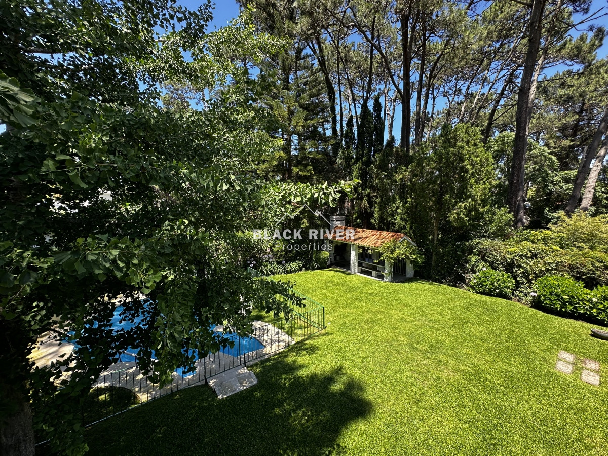 Casa ID.60093 - CASA EN VENTA CON PISCINA 