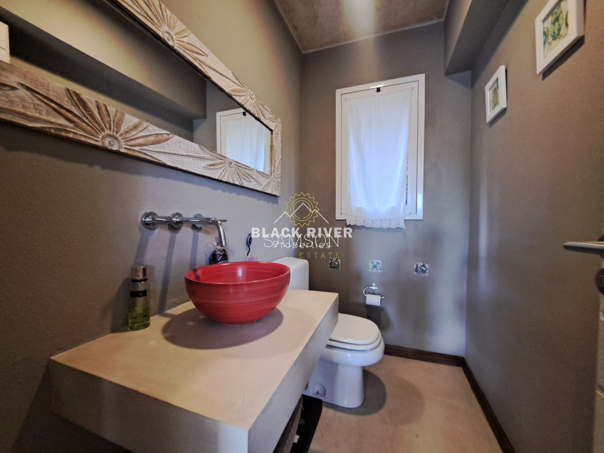 Casa ID.66989 - Casa Moderna en venta a pasos del mar en Playa Solanas Punta ballena uruguay