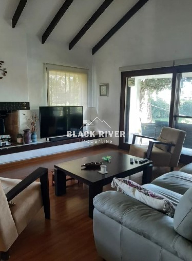 Casa ID.66386 - Casa en venta de 4 Dormitorios y 3 Baños en San Rafael