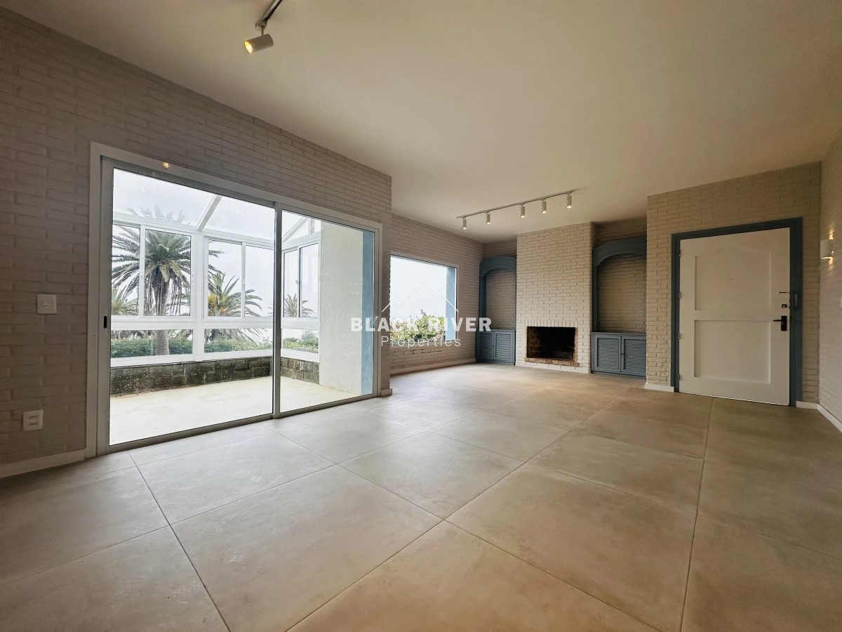 Casa ID.66906 - Casa  de 4 dormitorios en Venta zona de faro peninsula Punta del Este