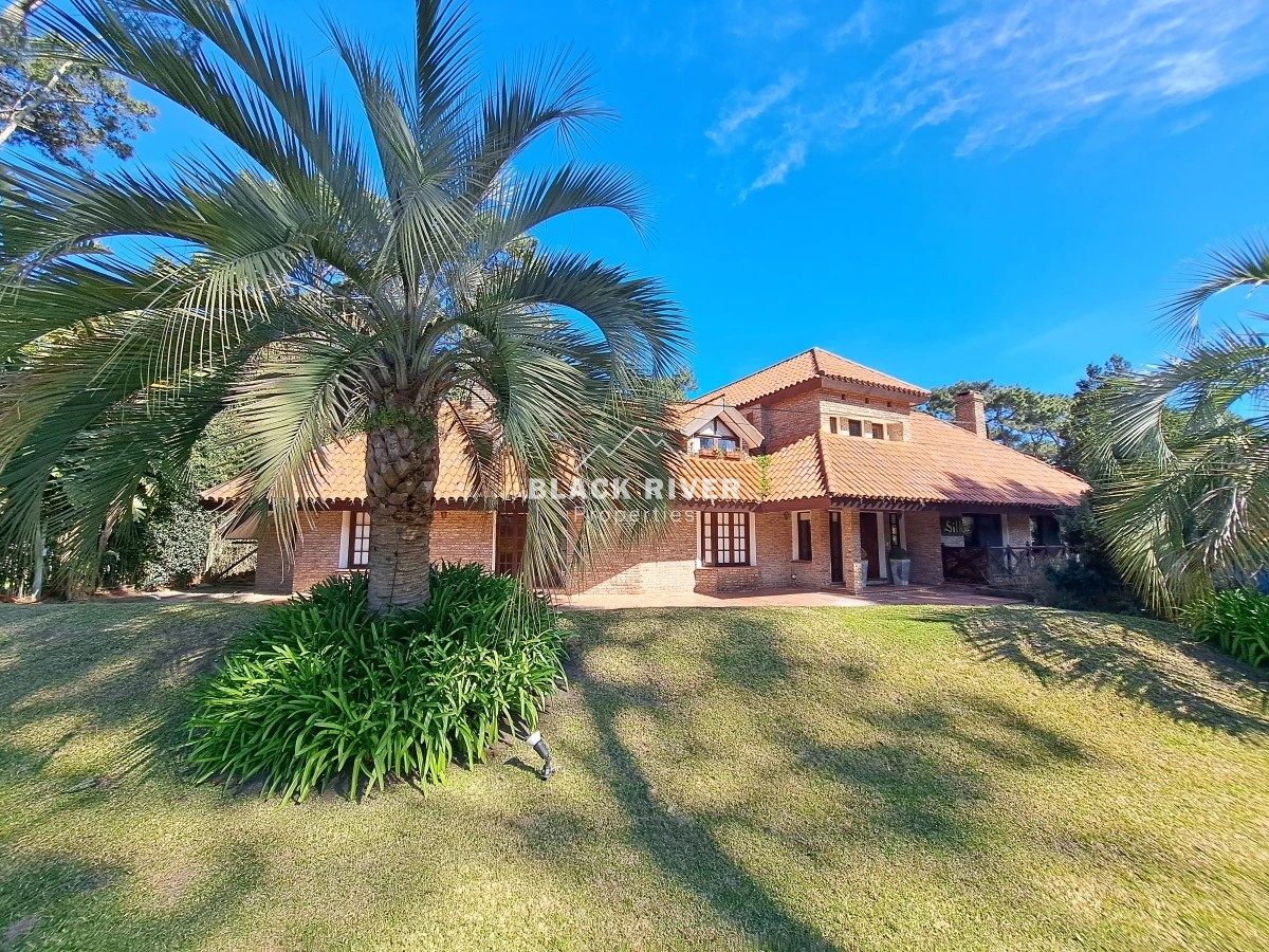 Casa ID.66981 -  Casa con piscina  en venta San Rafael Punta del Este 