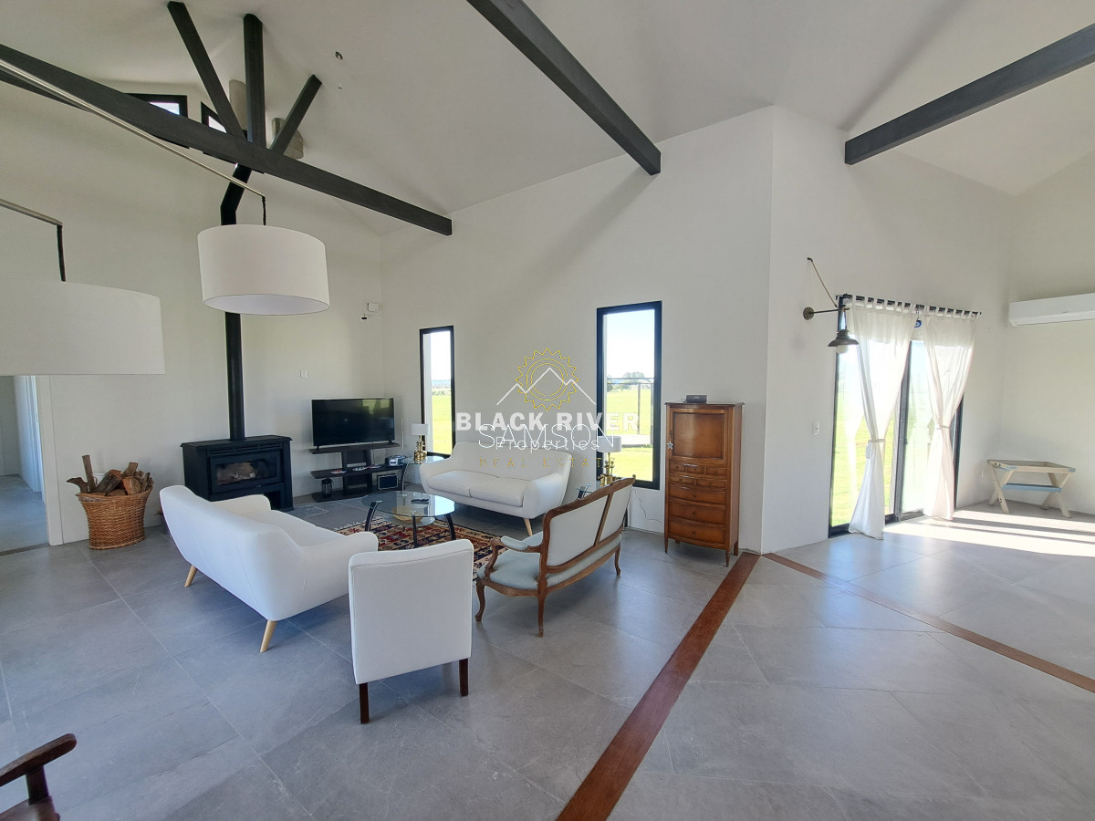 Casa ID.66994 - Casa en alquiler temporal 4 dormitorios en suites Barrio privado El Quijote La barra Punta del Este