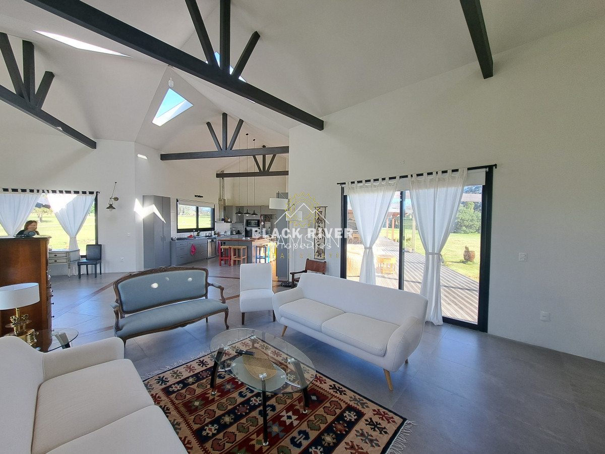 Casa ID.66994 - Casa en alquiler temporal 4 dormitorios en suites Barrio privado El Quijote La barra Punta del Este