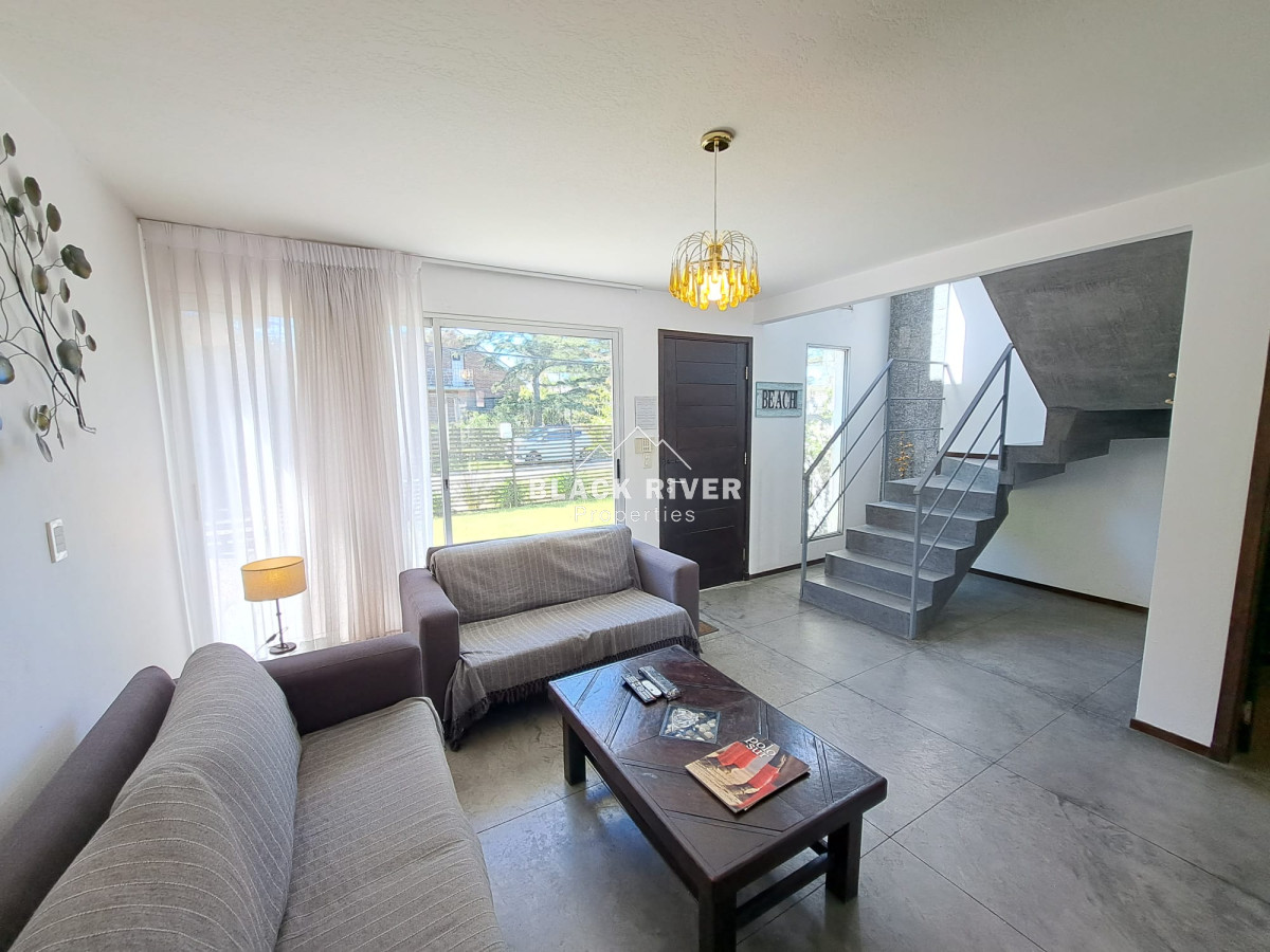 Casa ID.66402 - ALQUILER TEMPORAL DE CASA DE 3 DORMITORIOS Y 3 BAÑOS, PLAYA MANSA PUNTA DEL ESTE 