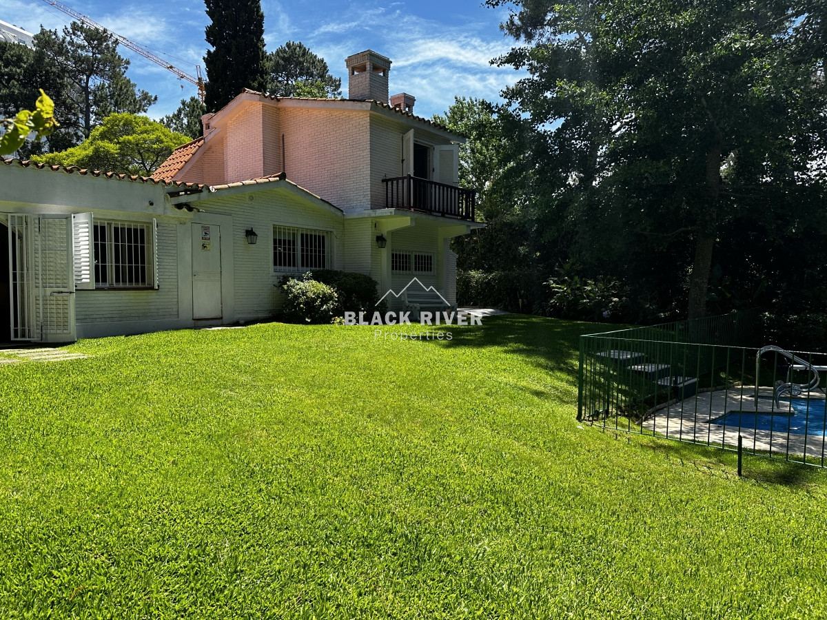 Casa ID.60093 - CASA EN VENTA CON PISCINA 